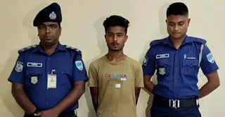 অস্ত্র-গুলিসহ অভয়নগরে আলোচিত বাহারুল হত্যা মামলার আসামি গ্রেপ্তার